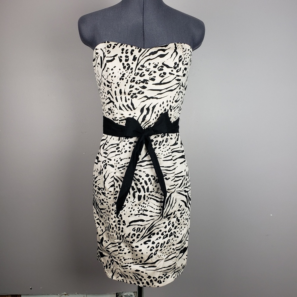 Leopard print strapless dress
